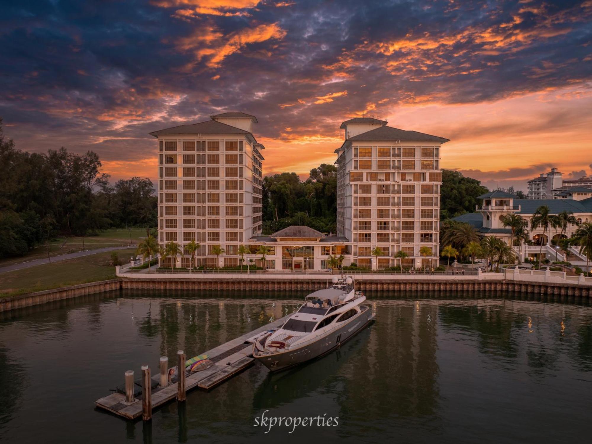 Seaview Suites At Admiral Bay Port Dickson Exterior photo